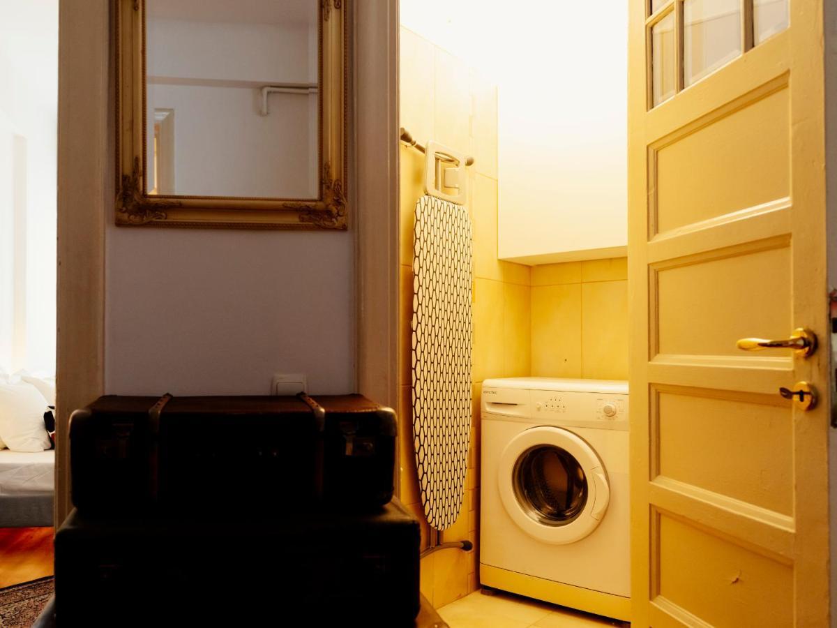 Lovely Vintage Double Studio In City Center Бухарест Екстер'єр фото