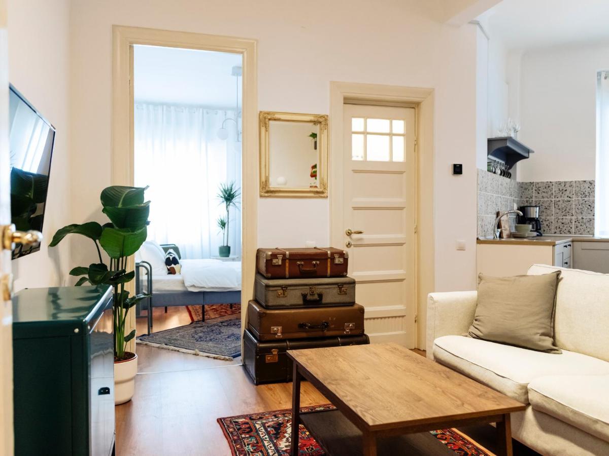 Lovely Vintage Double Studio In City Center Бухарест Екстер'єр фото