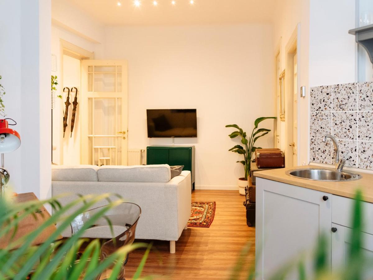 Lovely Vintage Double Studio In City Center Бухарест Екстер'єр фото