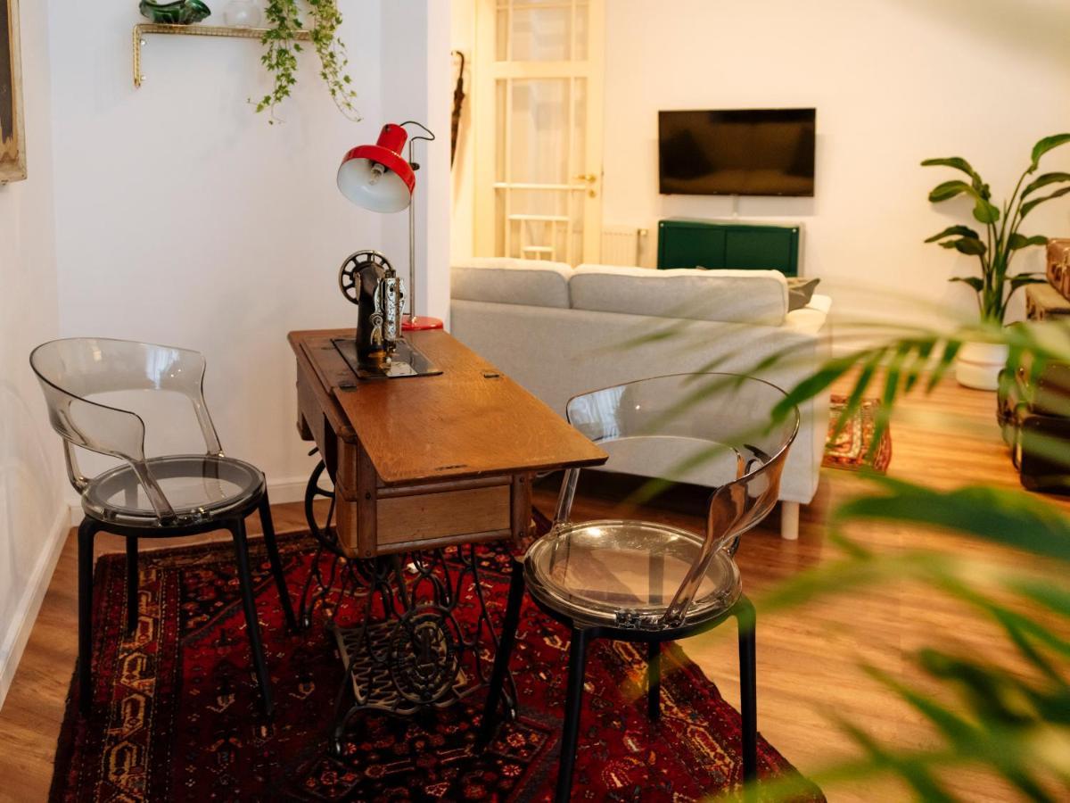 Lovely Vintage Double Studio In City Center Бухарест Екстер'єр фото